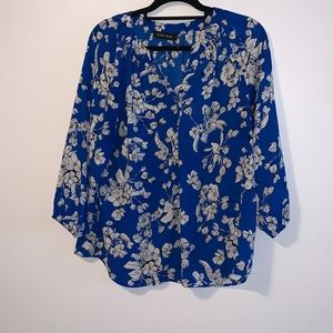 Beautiful floral chiffon shirt by Ivanka Trump size Large